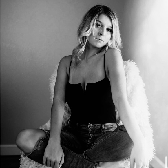 LIVE SHOW LISTING LIKE THIS TO BE NOTIFIED WHEN I GO LIVE!!!Tuesday - Wednesday - Picture 4 of 14